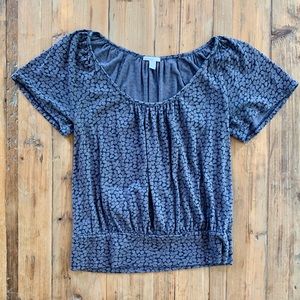 Old Navy gray and black tee